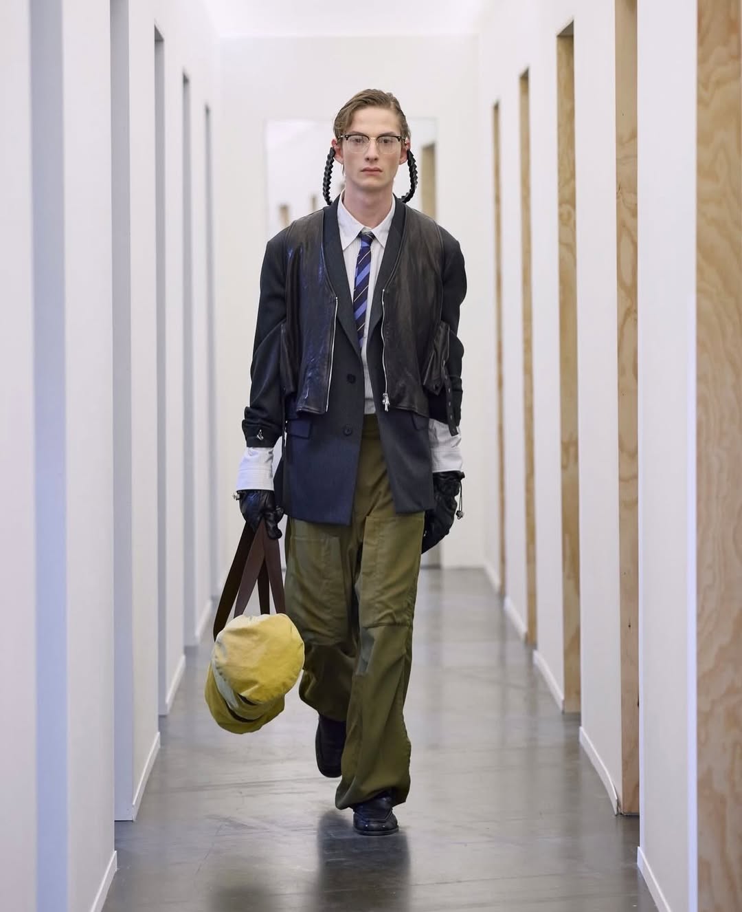 @solidhomme AW26 DUAL SHIFT
Styling: @reed_danny
Art Directing: @fosburyarchitecture
Photo: @lucatombolini
Casting: @shelleydurkancasting
Casting production: @simonericcomi @jamesmcoyne @alexisnegrin
Hair: @franziskapresche
Makeup: @minkimmakeup
Production: @withoutproduction
Music: @simonmparris