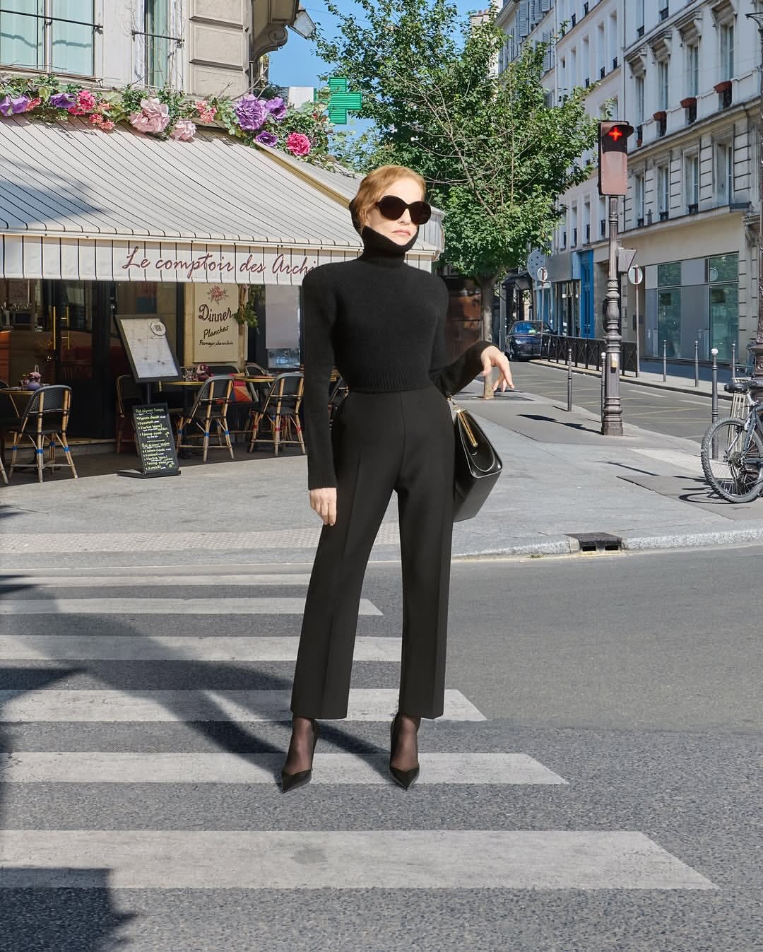 Balenciaga Haute Couture Automne-Hiver 2025

Demna’s Fall/Winter 2025 Haute Couture collection for Balenciaga marks the close of a decade-long chapter for the designer at the Maison. What began as an exploration of the wardrobe codes of the “bourgeoisie” expands into a dialogue with the legacy of Cristóbal Balenciaga himself, a presence deeply intertwined with the golden age of Hollywood and its enduring vision of glamour.
Drawing inspiration from Elizabeth Taylor’s legendary love of jewelry, Lorraine Schwartz created over 1,000 carats of bespoke high jewelry pieces to accompany the collection, infusing it with brilliance and theatricality. Complementing the runway, the film Savoir-Faire Balenciaga 54th Couture, directed by Gianluca Migliarotti, offers a rare glimpse into the craftsmanship, collaboration, and artistry at the heart of Balenciaga’s 54th Couture presentation.
A striking and much-anticipated collection, it serves as both a tribute to the Maison’s heritage and a fitting farewell as Demna embarks on new creative horizons.

Creative Direction @balenciaga @demna
Post House @sheriff.projects
#sheriffprojects