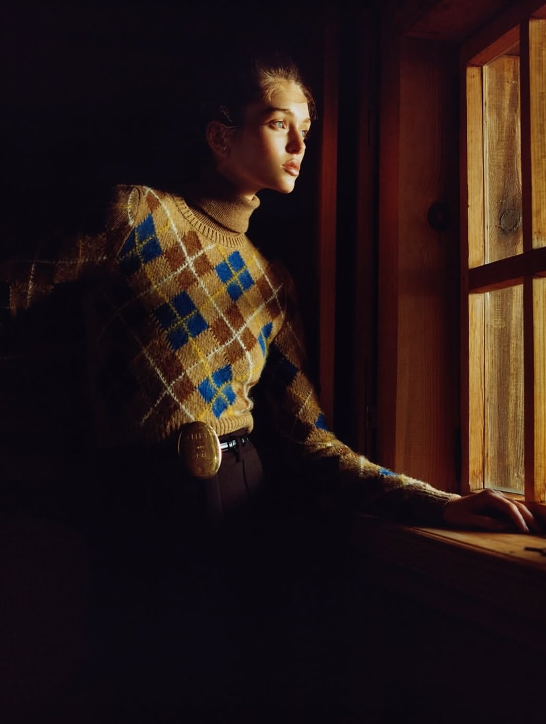 Théo de Gueltzl for M le Monde

Faux fur coats, cozy turtlenecks, chunky knits, and ushankas: these variations on the “deep winter” aesthetic continue to inspire designers and fashion houses alike. The pieces, both dreamy and spectacular, seem lifted straight from a dream, evoking the magic and nostalgia of childhood stories. For its latest issue of Le Goût de M, the lifestyle supplement of M Le Monde, the magazine invited French photographer Théo de Gueltzl to create a poetic winter series. He captured the elegance and grace of models Betsy Gaghan and Stella Hanan amidst enchanting settings, where light, textures, and movement come together to craft an atmosphere that is both magical and unmistakably contemporary.

Creative Direction @m_magazine
Creative Director @jbtalbourdet
Photographer @theodegueltzl
Styling @virginiebenarroch
Make up @mariaduhart
Hair @ramoneyluv
Set Design @giovannamartial_
Talent @betsygaghan @stella.hanan 
Post House @sheriff.projects
#sheriffprojects