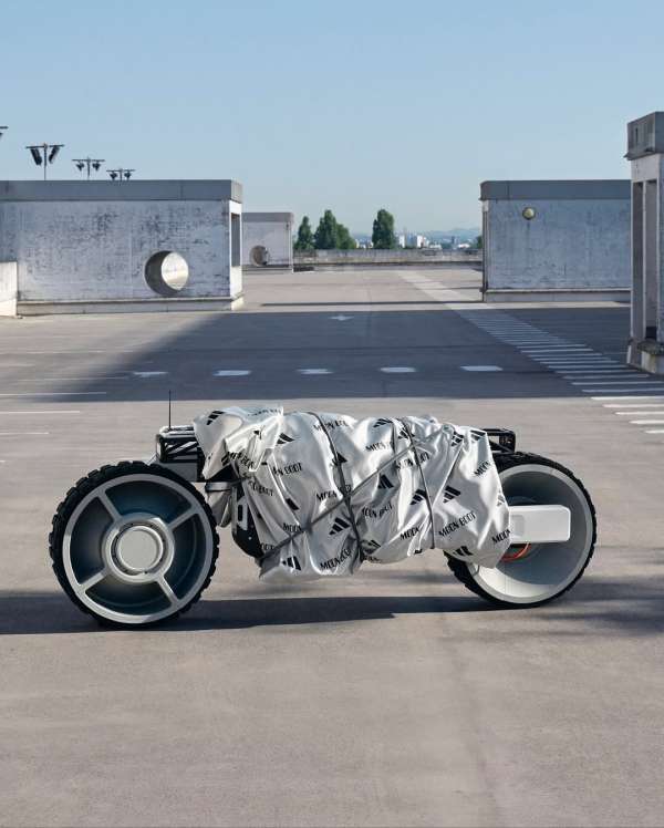 Bleu Mode for Adidas x Moon Boot FW25 Campa...