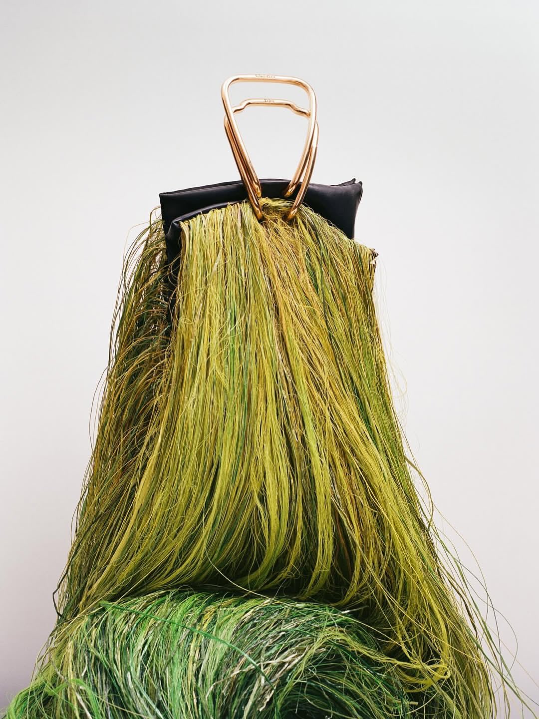 Dior Spring Summer 2026 Haute Couture
Haute couture mirrors nature: a living system in constant evolution, where experimentation and craftsmanship exist as one. For this collection, Jonathan Anderson adopts the gaze of a collector, assembling objects, memories, and references into a cabinet of curiosities where past and present meet.
Nature and artifice intertwine, cyclamen bouquets become symbols of creative transmission, while sculptural ceramics inspire fluid yet structured silhouettes. Handcrafted techniques transform the infinitesimal into the monumental: silk flowers, dense embroideries, woven tweeds, layered meshes. Each piece emerges as a singular artefact, expanding the House’s language while remaining rooted in its heritage.
Creative Direction @dior @jonathan.anderson
Styling @benjaminbruno_
Make Up @peterphilipsmakeup
Hair @guidopalau
Thank you Dior team
@gabriel_quartino
Post House @sheriff.projects
#sheriffprojects