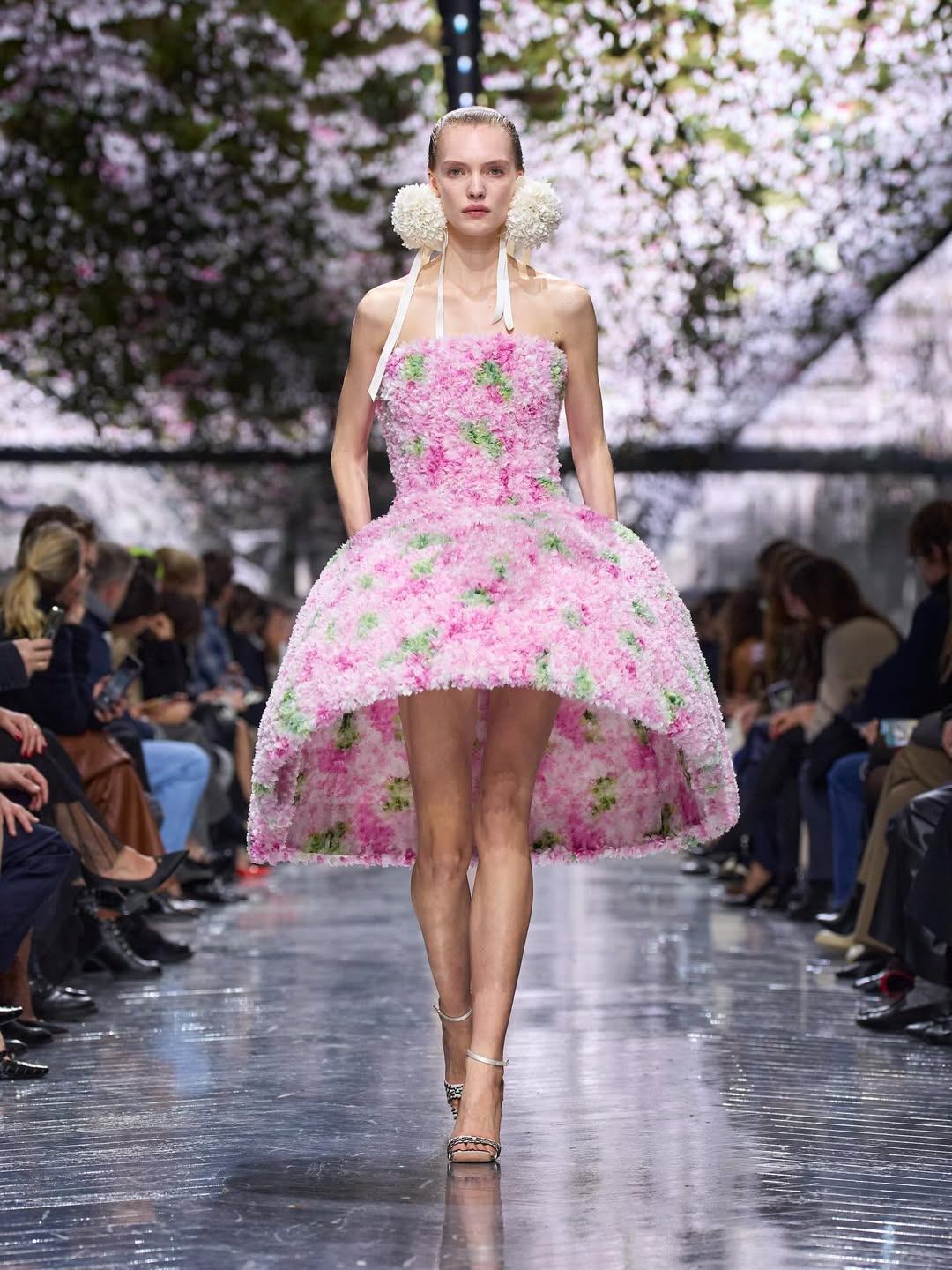 Dior Spring Summer 2026 Haute Couture

Haute couture mirrors nature: a living system in constant evolution, where experimentation and craftsmanship exist as one. For this collection, Jonathan Anderson adopts the gaze of a collector, assembling objects, memories, and references into a cabinet of curiosities where past and present meet.
Nature and artifice intertwine, cyclamen bouquets become symbols of creative transmission, while sculptural ceramics inspire fluid yet structured silhouettes. Handcrafted techniques transform the infinitesimal into the monumental: silk flowers, dense embroideries, woven tweeds, layered meshes. Each piece emerges as a singular artefact, expanding the House’s language while remaining rooted in its heritage.

Creative Direction @dior @jonathan.anderson 
Styling @benjaminbruno_
Make Up @peterphilipsmakeup
Hair @guidopalau

Thank you Dior team
@gabriel_quartino

Post House @sheriff.projects 
#sheriffprojects