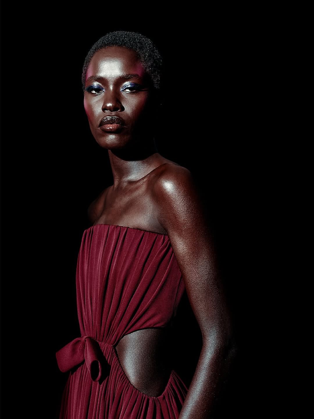 Balenciaga Winter 2026 Collection, ClairObscur

To find the light. Balenciaga Winter 26, by Creative Director Pierpaolo Piccioli, explores the chiaroscuro of darkness and light, volume defined by shadow, brilliance revealed in contrast. Cloth becomes portrait, capturing ephemeral gestures frozen in embroidery, ombré sneakers, and sculptural bags. Collars, hoods, and cuts frame the body, transforming the human form into structure, as shoes and accessories twist, fold, and float. Materials, from supple leather to silk and sequins, reflect and absorb, their luster shaping perception.
Developed in collaboration with filmmaker Sam Levinson, creator of Euphoria, the show’s staging introduced a subtle note of contemporary drama to the Balenciaga universe.

Creative Direction @balenciaga @pppiccioli

Thank you Balenciaga Team @lulafortuna @joaquimlefox ✨

Post House @sheriff.projects 
Head of Project @lauriecastillan
Post Producer @marie_drns
#sheriffprojects