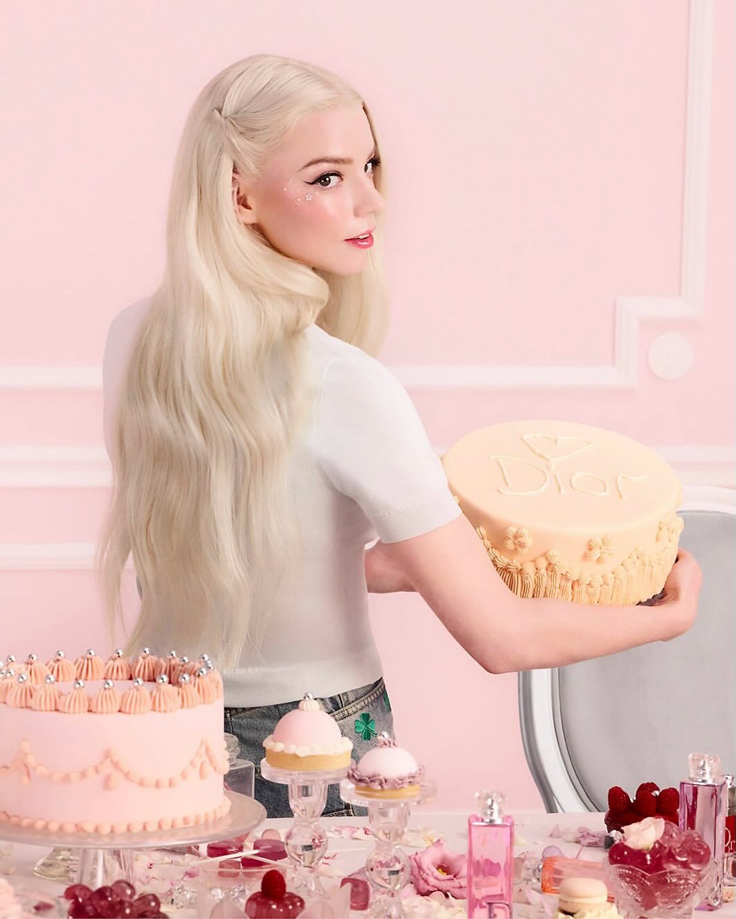 Dior Addict with Anya Taylor-Joy and Willow Smith

Anya Taylor-Joy, Jisoo and Willow Smith extend their collaboration with Dior through the Dior Addict lip oil & fragrance line. Already associated with the House’s makeup, they now embody its olfactory direction.
Conceived by Francis Kurkdjian, the new variations are designed as distinct expressions, each reflecting a different tone and sensibility.
The project also establishes a dialogue with the Dior Addict Lip Glow Oil, developed under the creative direction of Peter Philips, linking fragrance and makeup within a unified approach.
Through these three figures, Dior continues to articulate its contemporary positioning, at the intersection of image, identity and sensory expression.

Creative Direction @diorbeauty
Talent @anyataylorjoy @willowsmith
Post House @sheriff.projects
#sheriffprojects