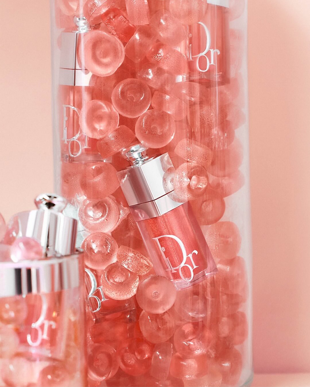 Dior Addict with Anya Taylor-Joy and Willow Smith

Anya Taylor-Joy, Jisoo and Willow Smith extend their collaboration with Dior through the Dior Addict lip oil & fragrance line. Already associated with the House’s makeup, they now embody its olfactory direction.
Conceived by Francis Kurkdjian, the new variations are designed as distinct expressions, each reflecting a different tone and sensibility.
The project also establishes a dialogue with the Dior Addict Lip Glow Oil, developed under the creative direction of Peter Philips, linking fragrance and makeup within a unified approach.
Through these three figures, Dior continues to articulate its contemporary positioning, at the intersection of image, identity and sensory expression.

Creative Direction @diorbeauty
Talent @anyataylorjoy @willowsmith
Post House @sheriff.projects
#sheriffprojects