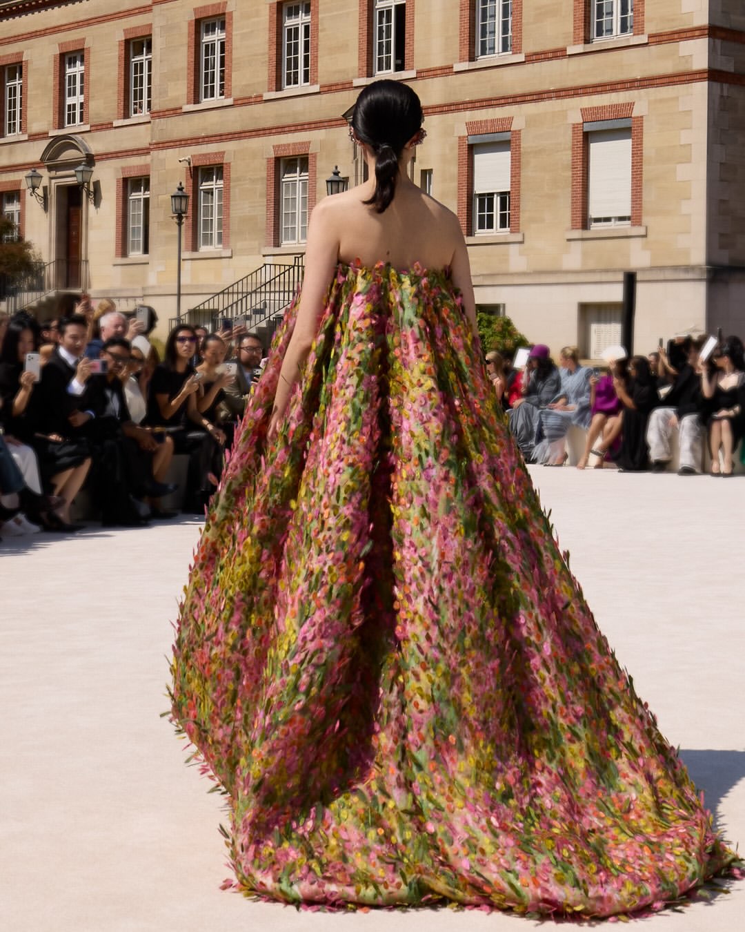 Balenciaga, 55th Couture Collection
For his debut Haute Couture collection at Balenciaga, Pierpaolo Piccioli returned to the foundations of the house: silhouette, volume, and architectural precision.
From sculptural cocoon coats to floating gazar gowns, the collection paid tribute to Cristóbal Balenciaga’s enduring vision while introducing a renewed sense of emotion and color. Fluorescent pinks, chartreuse greens, sunset reds, and azure blues brought unexpected vibrancy to the runway, contrasting with more restrained black looks.
A celebration of craftsmanship, the show showcased the remarkable expertise of the house’s ateliers through intricate embroidery, featherwork, and dramatic couture constructions.
Creative Direction @balenciaga @pppiccioli
Photographer @lubakilubaki @morganroudaut @eliebianco.photography @guicobs
Thank you Balenciaga team for your trust
@lulafortuna @joaquimlefox
Image Production + Post House @sheriff.projects
#sheriffprojects