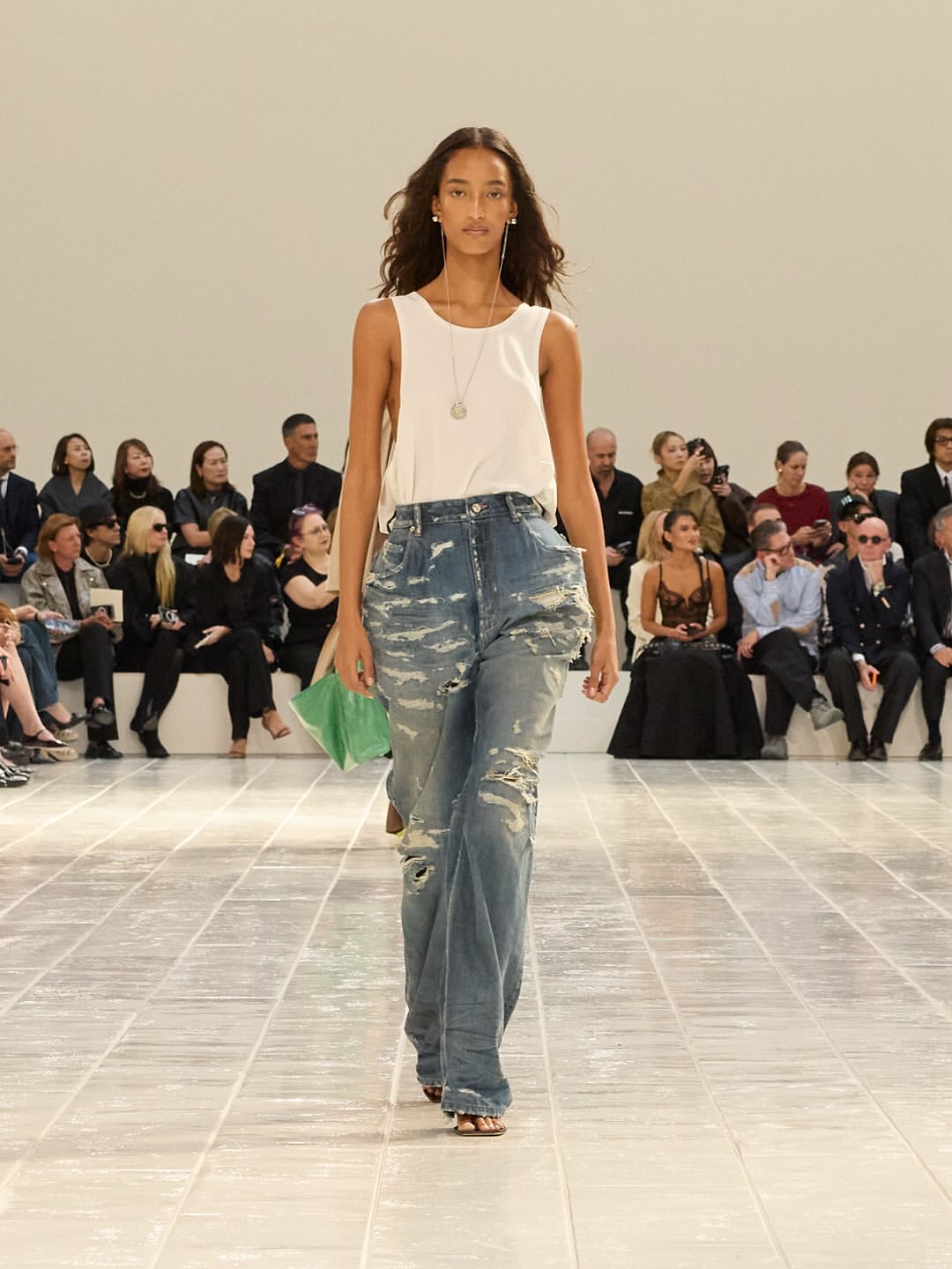 Balenciaga Summer 2027

For Spring Summer 2027, Pierpaolo Piccioli presents his third ready-to-wear collection for Balenciaga, continuing to explore the intersection of couture craftsmanship and everyday dressing. Techniques first developed for couture are reinterpreted across shirts, T-shirts and leather jackets, where dense stitching creates sculptural volumes and redefines familiar silhouettes. Bias-cut denim and unlined wool suits bring fluidity and ease to tailoring, while lightweight jersey dresses and unstructured jackets reflect a focus on comfort and movement. Bright colors and unexpected proportions introduce a youthful energy, punctuated by occasional references to Demna’s era. The result is a collection that gradually establishes Piccioli’s vision for the House, balancing its architectural heritage with a more relaxed approach to dressing.

Creative Direction @balenciaga @pppiccioli
Photographer @lubakilubaki @skiphopkins

Thank you Balenciaga team for your trust ✨
@lulafortuna @avarawson 

Post House @sheriff.projects
Head of Project @lauriecastillan
#sheriffprojects