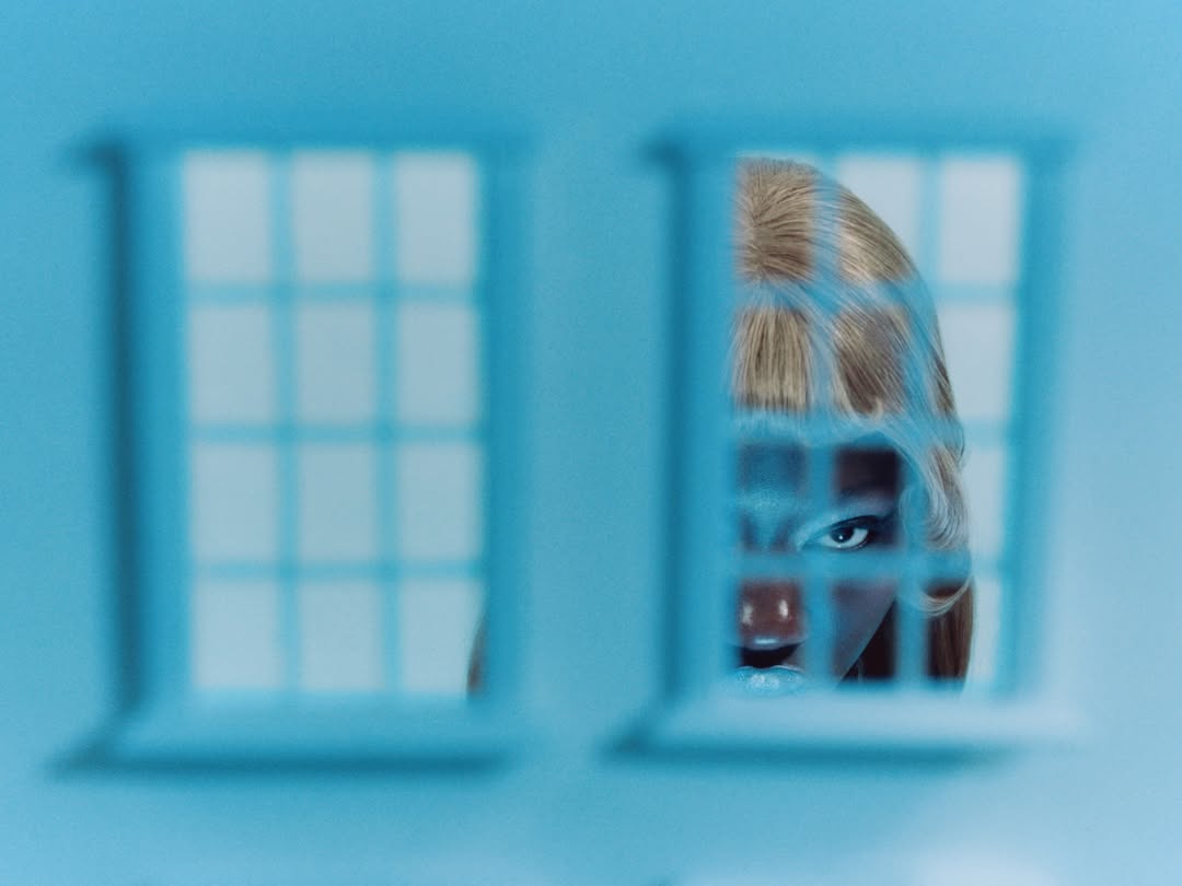 Erika Long X Rouge Fashionbook Jan. 26