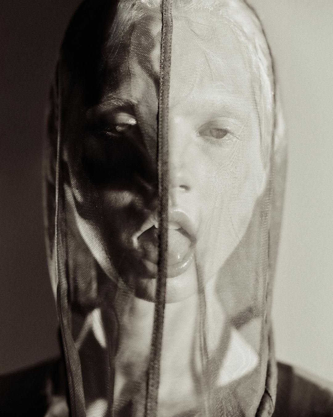 LE MILE Magazine |  Apr. 24