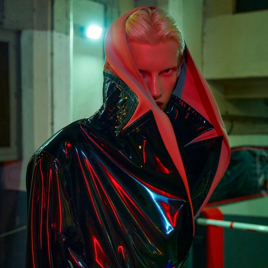 SILHOUETTE |  Dec. 22