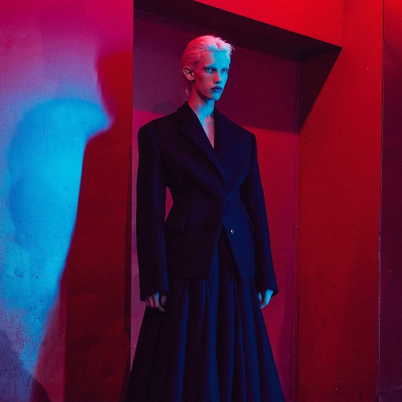 SILHOUETTE |  Dec. 22