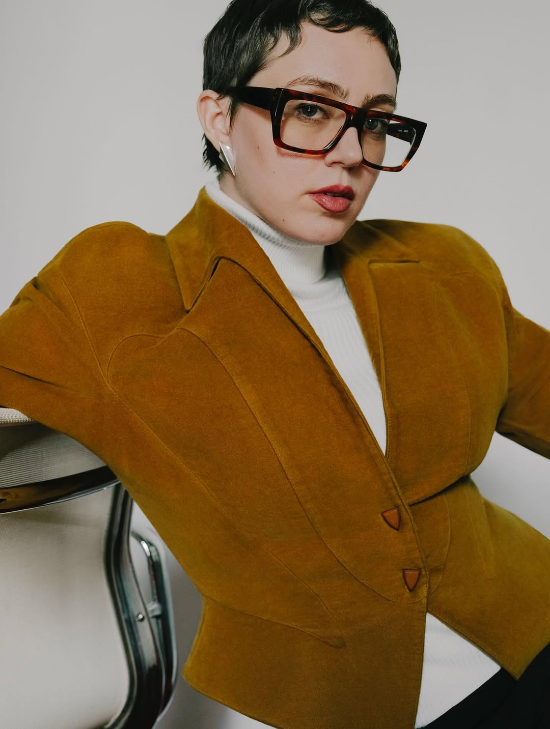 Katharina Poblotzki X Whitney Mallett for hube Apr. 26