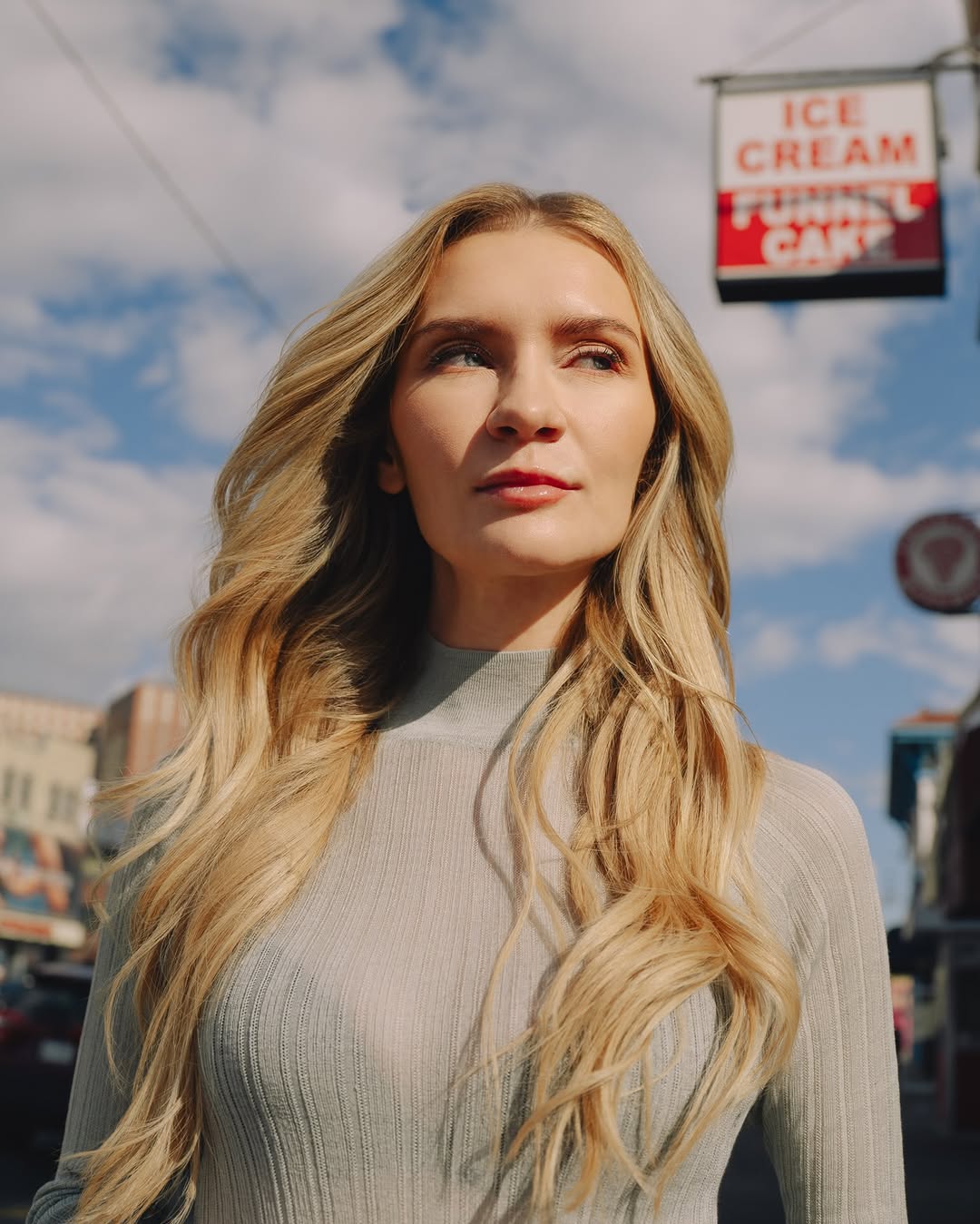 Katharina Poblotzki X annabelle