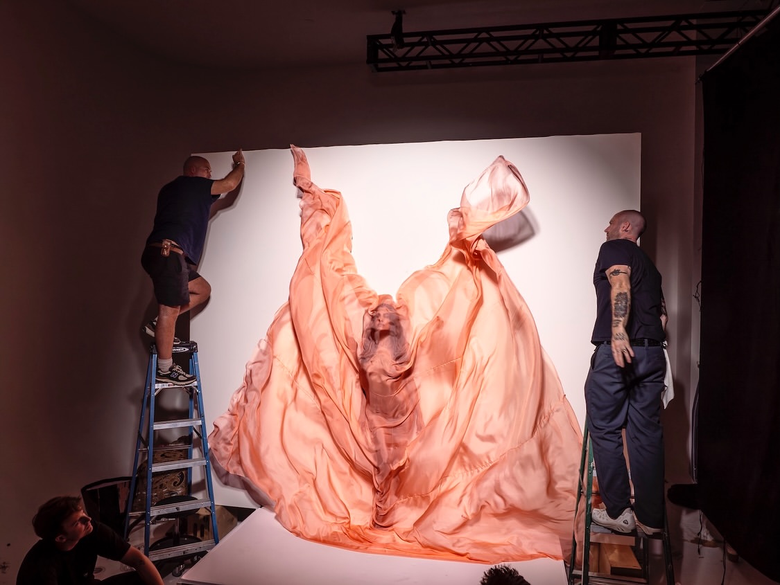 Since 1964, the Pirelli Calendar has defined the intersection of culture, creativity, and photography. This year, visionary photographer Sølve Sundsbø continues that legacy, and we were proud to host the making of it here at Spring Studios. A celebration of artistry, imagination, and the enduring power of the image.

2026 @pirelli Calendar, photographed by @solvesundsbostudio at Spring Studios.

BTS images by Alessandro Scotti
