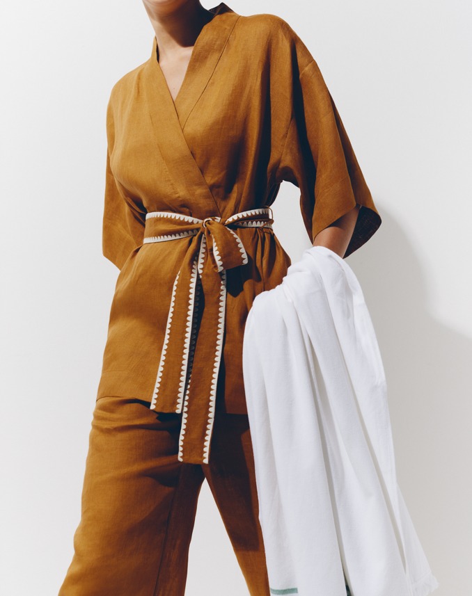 Nandy for @konfektmagazine No.19, The Tone, shot by @tobiasdelcroix in Studio 5

Stylist @kyokotamoto
Hair @maaritniemela_hair_
Make-up @jamesorileymua
Model @nandyncdm

#shootatstreet