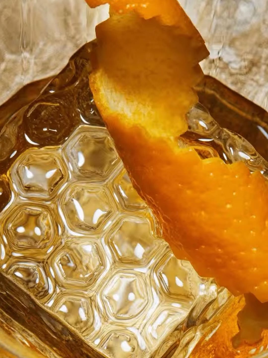 Chivas Regal shot by Sun Lee in Studio 5A

Brand managers - @essivaihtamo and @ceriwynjones
Photographer - @sunleestudio
Drinks stylist - @loicparisot
Digi - @oclyde
Asst - @nilay.iso
Agency - @crxss_agency

#shootatstreet