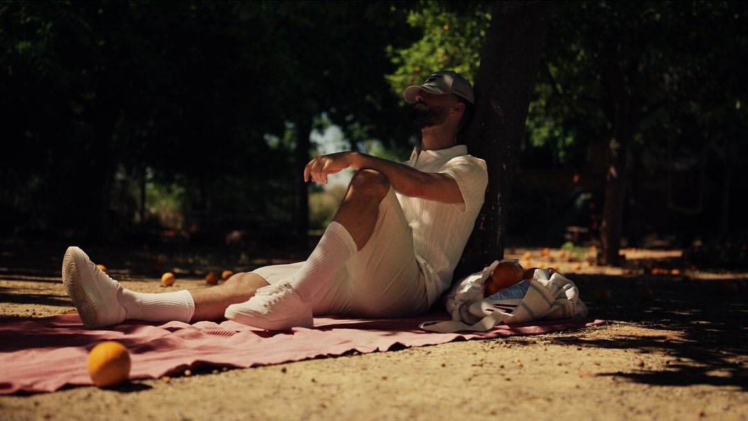 Skechers ‘How’s Your Touch’ 
 
Directed by John Reavey 
Grade by Jack 
 
Credits: 
Director: @johnreavey  Agency:@risingballers  Producers: @lmt_ @jamesmellish @h.a.doherty  Production Company: @coda.filmworks  DOP:@calumcurrie @quan.brandon (London)  1st AD: @oli_hill_  1st AC: @joegubb_focus_puller @maxtuite (London)  Edit: @coda.filmworks  Edit Assist: @morganpez  VFX: @creep.studio @jordancoffey.portfolio  Sound Composition & Design: @jackgordon    Post Production: @studio__rm 
Executive Producer: @mikecoley_culkin 
Post Producer: @ellahill.jpg 
Grade: @dayofthejack     #ColourGrading #PostProduction