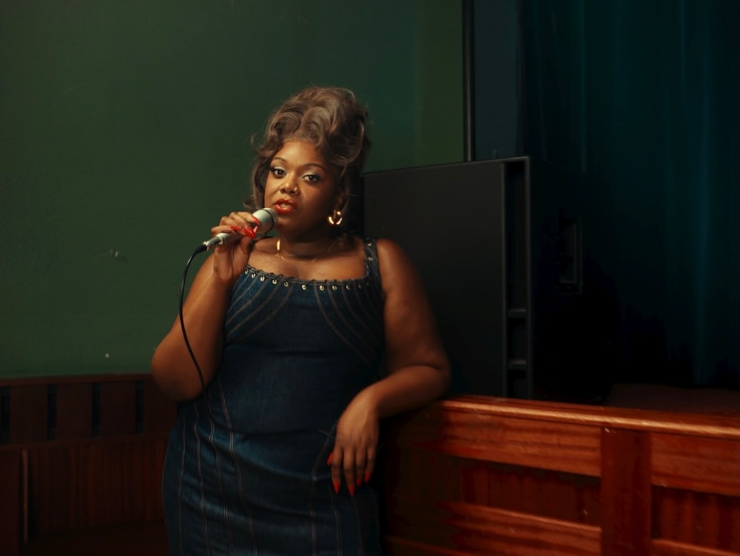 Yazmin Lacey ‘Two Steps’  
 
Directed by Frances O’Sullivan 
Grade by Jules 
 
Credits:  
Director: @beautyspock  Production Company: @anoncontent  Producer: @brooke.lagana  Executive Producer: @hackett17  DoP: @folaabatan  Gaffer: @jedclist_lighting  Edit & 2D: @thiggii  Edit Assistant: @bellakea  Post Producer: @thegreensgram  Sound Design & Mix - thisismennis (@750_mph )  MUA - @ayopoabiri  Cast MUA - @nickyharringtonmakeup  Hair Stylist - @domsl00ks   
Post Production: @studio__rm 
Executive Producer:  @mikecoley_culkin 
Post Producer: @ellahill.jpg 
Grade: @juleswcolour 
 
#ColourGrading #PostProduction