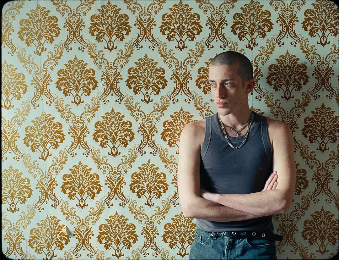 Photogenics ‘I Am Photogenics’ 
 
Directed by Nick Sokoloff  
Grade by Myles 
 
Credits: 
Director: @nicksokoloff  
Creative Direction: @mdjcreative of @photogenicsla  Producers: @byechristo  CD: @mdjcreative  DP: @embo920  Production Design: @thegnarleymarley  Set Design / Art Director: @notjackhahn  1st AC: @hannahannahlee  2nd AC: @nemoiistriikes  Gaffer: @evancroker  Key Grip: @valtabianjr  Wardrobe: @mdjcreative  Wardrobe Assist: @amiah.joy  Lead HMU: @nicolemaguire_  HMU Assist: @kaywamser  HMU Assist: @carisadoesitall  Editing + Sound Design: @liamvodehnal  Music and Mix: @thompringle  VFX: @adanenhauer   Production Assistant: @yerbua_r, Martin Moreno, @kenzieshulman 
 
Post Production: @studio__rm 
Executive Producer: @mikecoley_culkin 
Post Producer: @lovelomasmile 
Grade: @m.y.l.e.s 
Grade assist: @zmaller 

#ColourGrading #PostProduction