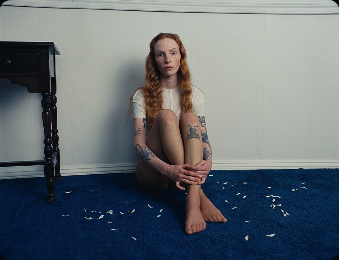 Photogenics ‘I Am Photogenics’ 
 
Directed by Nick Sokoloff  
Grade by Myles 
 
Credits: 
Director: @nicksokoloff  
Creative Direction: @mdjcreative of @photogenicsla  Producers: @byechristo  CD: @mdjcreative  DP: @embo920  Production Design: @thegnarleymarley  Set Design / Art Director: @notjackhahn  1st AC: @hannahannahlee  2nd AC: @nemoiistriikes  Gaffer: @evancroker  Key Grip: @valtabianjr  Wardrobe: @mdjcreative  Wardrobe Assist: @amiah.joy  Lead HMU: @nicolemaguire_  HMU Assist: @kaywamser  HMU Assist: @carisadoesitall  Editing + Sound Design: @liamvodehnal  Music and Mix: @thompringle  VFX: @adanenhauer   Production Assistant: @yerbua_r, Martin Moreno, @kenzieshulman 
 
Post Production: @studio__rm 
Executive Producer: @mikecoley_culkin 
Post Producer: @lovelomasmile 
Grade: @m.y.l.e.s 
Grade assist: @zmaller 

#ColourGrading #PostProduction