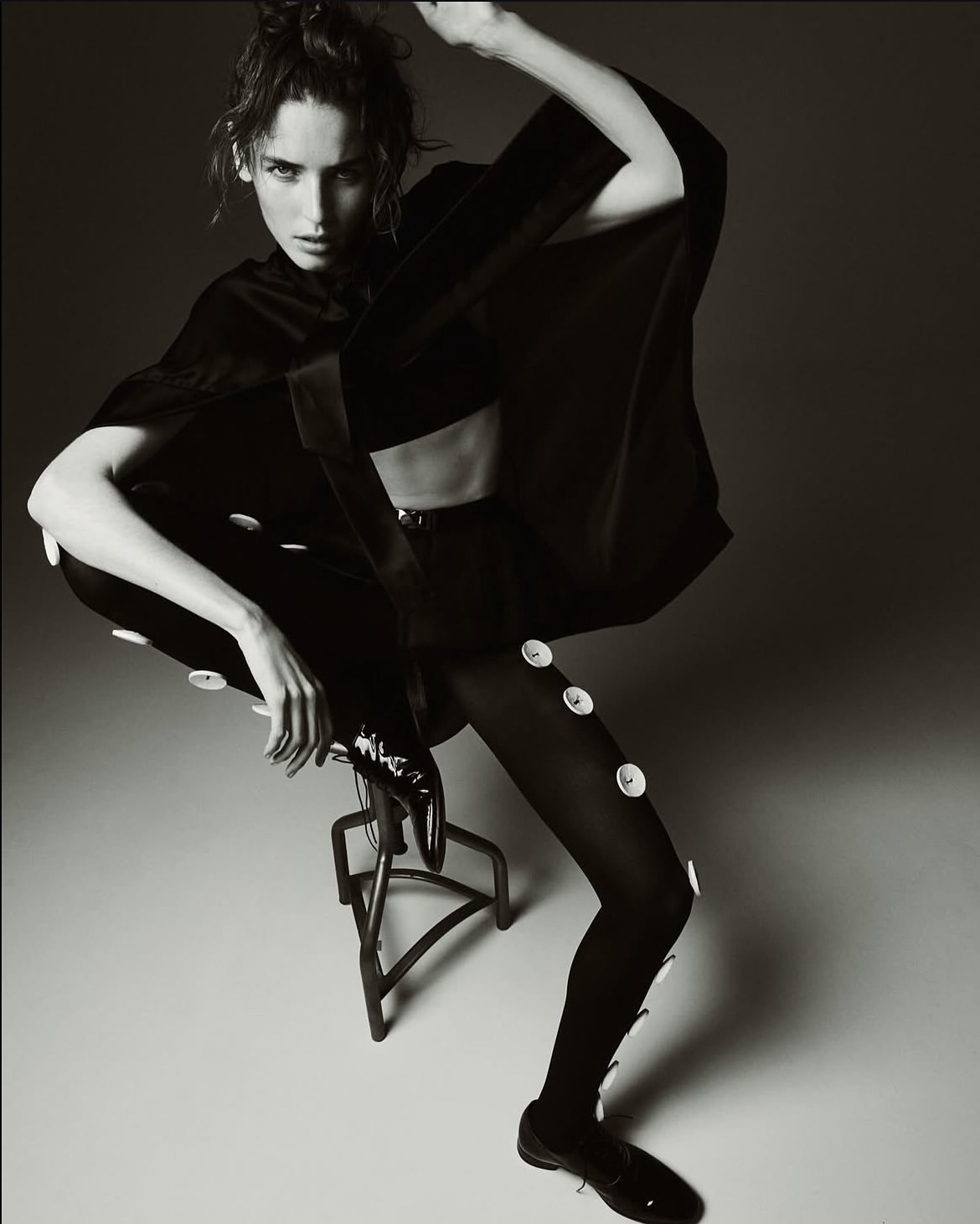 Harper’s Bazaar France, Le Spécial Mode

Photographed by Drew Vickers
Retouching by us

Credits:
Photographer: @drewvickers @artpartner
Editor-in-Chief: Olivier Lalanne Creative Director: @atelierfranckdurand Art Direction: @anaismesmacque @lise.de.martino Production: @kitten_production
Retouching & Post Production: @studio__rm

#Retouching #PostProduction