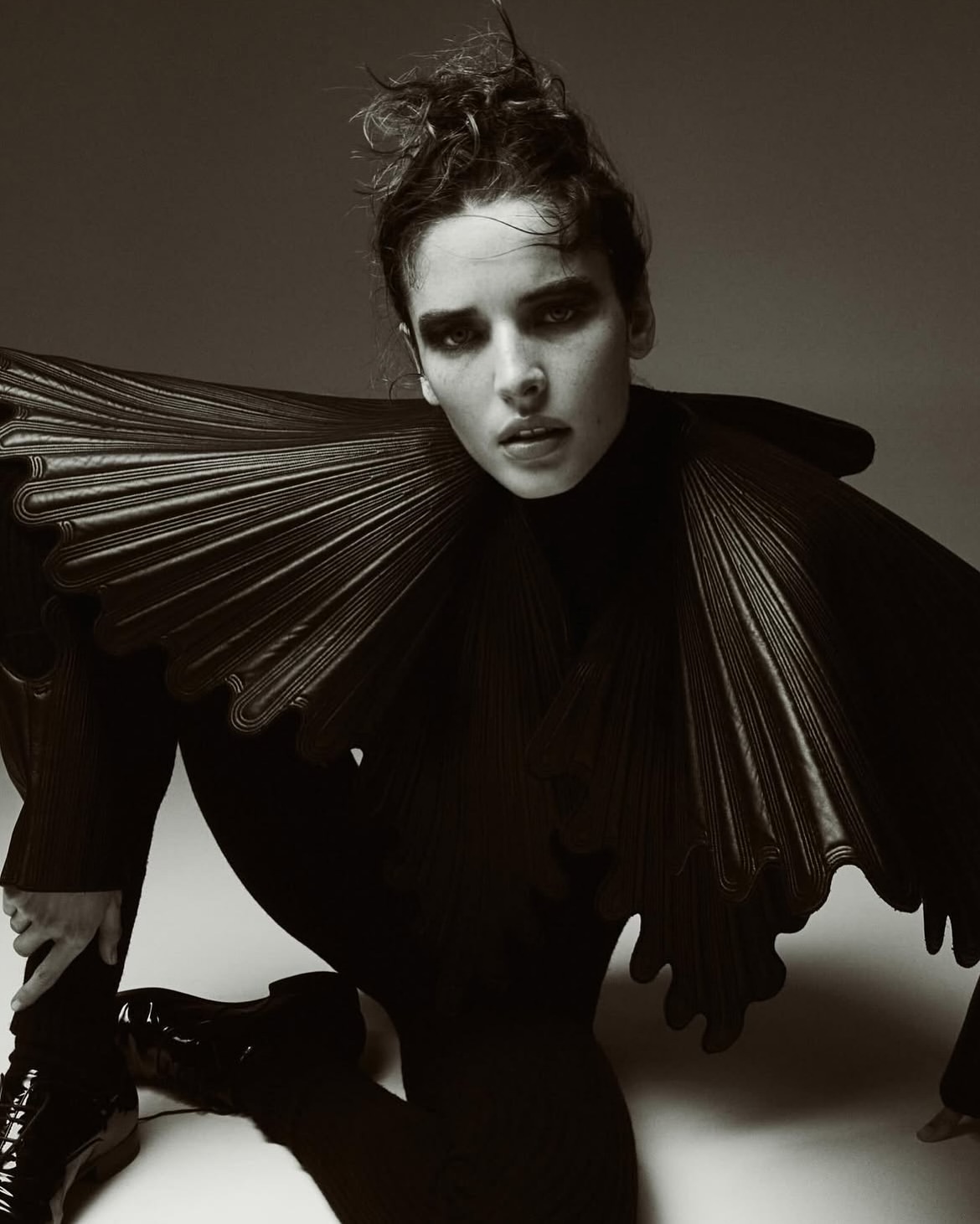 Harper’s Bazaar France, Le Spécial Mode

Photographed by Drew Vickers
Retouching by us

Credits:
Photographer: @drewvickers @artpartner
Editor-in-Chief: Olivier Lalanne Creative Director: @atelierfranckdurand Art Direction: @anaismesmacque @lise.de.martino Production: @kitten_production
Retouching & Post Production: @studio__rm

#Retouching #PostProduction