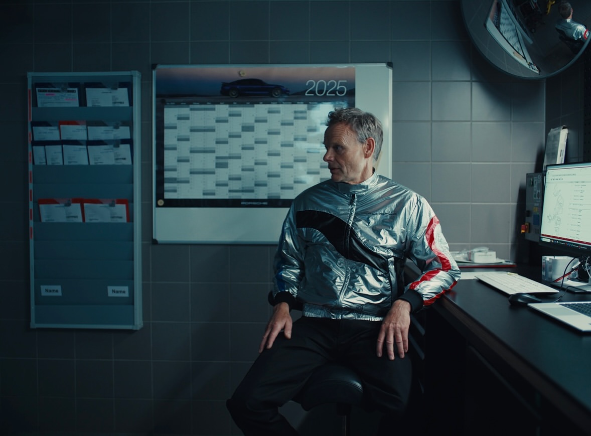 Porsche, Carrera GT

Directed by Eliel Ford
Grade by Myles 

Credits:
Director: @elielford
DOP: @embo920
Production:  @iconoclast.tv @rorodrai @maeva_tenneroni @alexisdelanoue @veronika.fuerthauer
Creative Director @arthurkar
Edited by @nathanmrodgers @cabinedit
Music + Sound Design by @wearecitizenmusic

Studio RM Team
Executive Producer: @mikecoley_culkin 
Post Producer: @lovelomasmile 
Grade: @m.y.l.e.s 

#ColourGrading #PostProduction