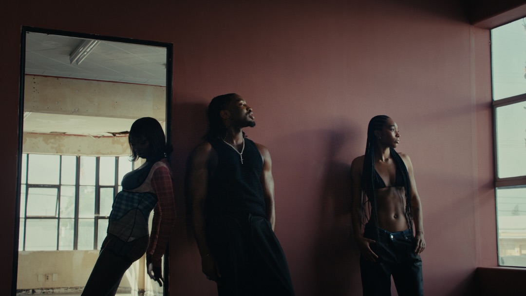 Odeal, Pretty Girls

Directed by Omar Jones
Grade by Jules

Credits:
Director: @freeomarjones
DOP: @scott_siracusano
Production Company: @mecca.studios
Executive Producer: @davidwept
Producer: @idr_farah
Head of Creative: @carlonramong
Creative Studio: @zadatstudio 
Offline: @zadatstudio 

Studio RM Team:
Executive Producer: @mikecoley_culkin
Grade: @juleswcolour

#ColourGrading #PostProduction