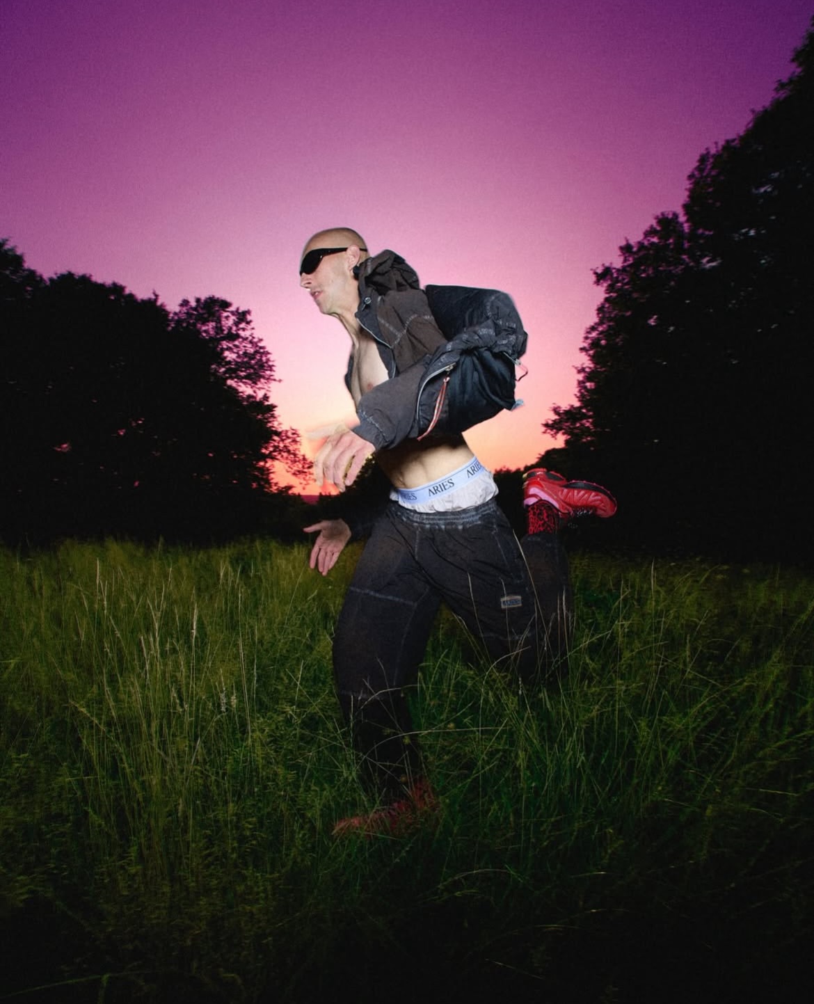 Aries x Salomon ’26

Photographed by Rollo Jackson
Retouching by us

Credits:
Photographer: @rollojackson
Agency: @somesuchandco
Executive Agent & Producer: @ben_mb._
Executive Producer: @mikecoley_culkin
Retouching & Post Production: @studio__rm

#Retouching #PostProduction