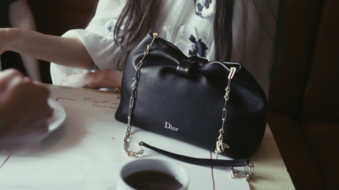 Dior, Autumn/Winter ‘26
Grade by Jack
Finishing & Online by us
Credits:
Creative Direction Jonathan Anderson
Director: @davidsimsofficial
Cinematographer: @benoitdelhomme
Production: @erinfeeproductions
Set design: @poppybartlettstudio
Movement Director: @m.j.h.a.r.p.e.r
Styling: @benjaminbruno_
Editor: @oscarmirzayev
Studio RM Credits:
Grade: @dayofthejack
Grade Assist: @alyssacollomedina
Lead Flame: @miriam.oladejo
Flame: @richiewhite @jacklgs
EP: @mikecoley_culkin
Producer: @ellahill.jpg