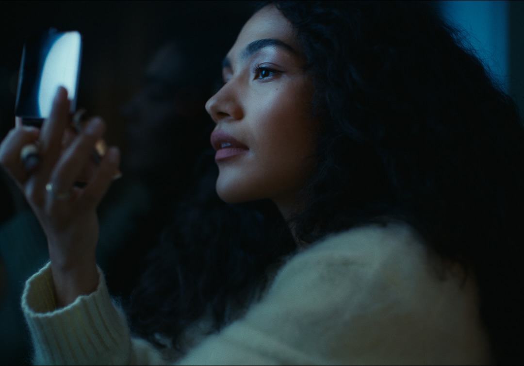 @hourglasscosmetics Phantom Blur Balm with @oliviadeano 

Director - Mat Jerrett @worksonpaper_
DP - Eoin McLoughlin ISC @eoinmcl 

Colour by @vladb.c at @studio__rm 
Exec Producer @mikecoley_culkin 
Producer @ellahill.jpg  @madeleineruthg 
Colour assists @alyssacollomedina  @danbrowncolour 
Flame op @jacklgs 

Stying - Simone Beyene @simonebeyene

Makeup - Celia Burton @celiaburtonmakeup

Hair - Sophie Anderson @sophie_jane_anderson

Founder and CCO - Carisa Janes

Creative Directors - Chiara Mestre and Mat Jerrett @chiaramestre @worksonpaper_

Producer - Rachel Evans @rachel.evans_

Hourglass Production - Elizabeth Winter and Jin Ngo ewinter18 @jimmyjngo 

Music - @dkscoring 

#colorgrading #davinciresolve #beauty