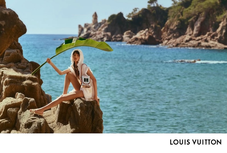 Louis Vuitton, Resort ’26
Photographed by Cass Bird 
Retouching by us

Credits: 
Photographer: @cassblackbird
Creative Direction: @look.inc 
Production: @onethirtyeightproductions 
Fashion Editor/Stylist: @marieameliesauve
Hair Stylist:  @stephanelancien 
Makeup Artist: @christinecorbel
Casting Director: @ashleybrokaw
Retouching and Post: @studio__rm
