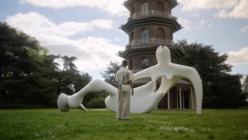 Jules grades Kew Gardens x Henry Moore