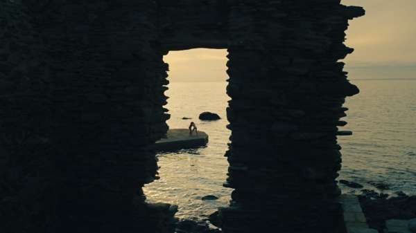 ‘Tight’ directed by Kate Cox