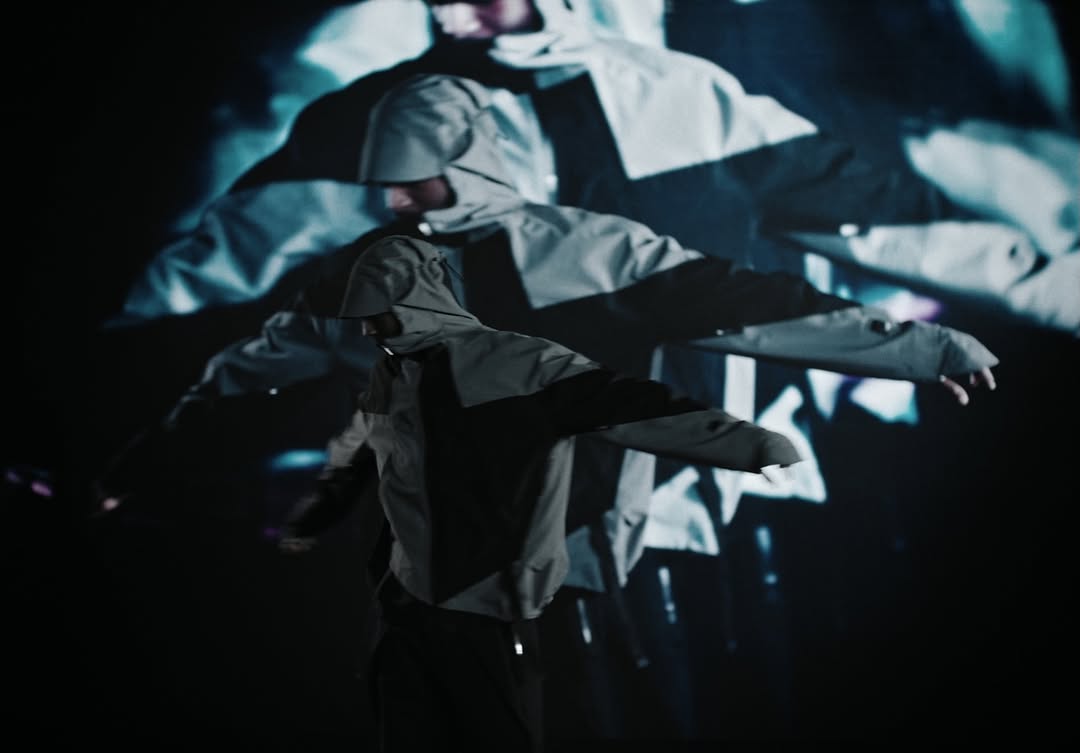 Jules grades Nike NOCTA x Coda
@juleswcolour
Credits:
director: @yeeiid
dop: @law.hughes
agency: @metallicinclondon
exec producer: @tsvetelina_tomova
producer: @ersanbeskardes
talent: @claudio4th @lenawr4te
edit: @afilmbyari
crt: @jaythajedi
sound design & original score: @akca.anaf
sound: @daisyjapes
Studio RM Team:
colourist: @juleswcolour
exec producer: @mikecoley_culkin
producer: @madeleineruthg