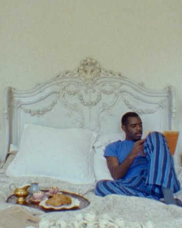 Playing House, the luxury of doing nothing ...