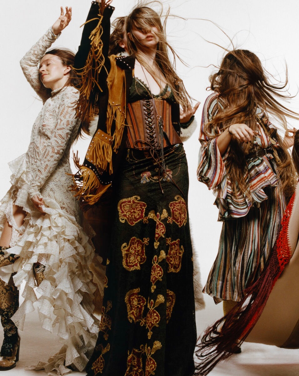 The United States of Style for @vanityfair
September, 2026

Photographed by Luis Alberto Rodriguez 
Retouching by us

Photographer @luisalbertorodriguezstudio
Fashion Editor @tonnegood
Casting @midlandagency
Hair (JT) @hairassasin
Hair (everyone else) @jamespecis
Makeup @markcarrasquillo
Manicures @dannyblessedit
Tailors @lucyfalck and Jacqui Bennett @carol_ai_studio
Set Design @the.laila99
Production @dayinternational 
Studio @vividkidnyc

Studio RM Team: 
Retoucher: @moesi 
Producer: @alaynareum