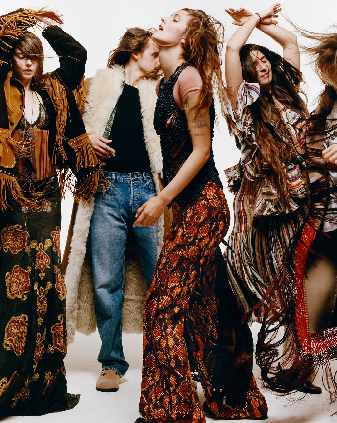 The United States of Style for @vanityfair
September, 2026
Photographed by Luis Alberto Rodriguez
Retouching by us
Photographer @luisalbertorodriguezstudio
Fashion Editor @tonnegood
Casting @midlandagency
Hair (JT) @hairassasin
Hair (everyone else) @jamespecis
Makeup @markcarrasquillo
Manicures @dannyblessedit
Tailors @lucyfalck and Jacqui Bennett @carol_ai_studio
Set Design @the.laila99
Production @dayinternational
Studio @vividkidnyc
Studio RM Team:
Retoucher: @moesi
Producer: @alaynareum