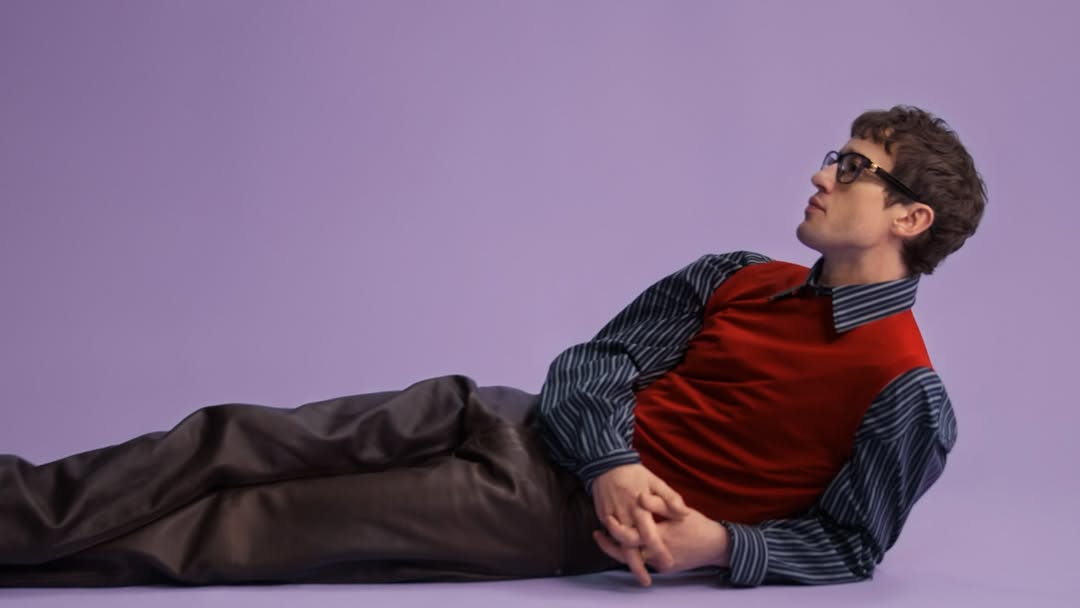 @versace - Fall/Winter 2026 Eyewear starring @josephquinn 👓🕶️
|
Creative Director: @ferdinandoverderi
|
Editor: @federicosaenzrecio
Colour: @studio__rm
Colourist: 👋🏻
Colour Producer: @madeleineruthg 
Exec Producer: @mikecoley_culkin 
|
Retouch: @process_post_production
Retouch: @b.art.vfx for @societypost.house
|
Post: @societypost.house
Post Producer: @violabelgioiosomartini @hopeloughrey
Online Editors: @joseortegax @collagebychessie @makio.ks @filmbyseun