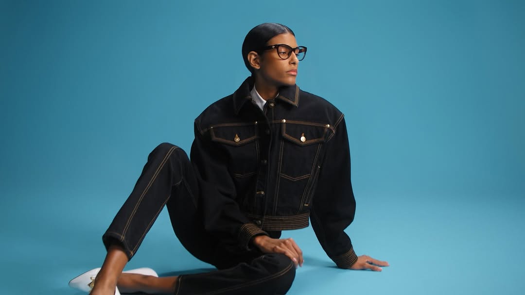 @versace - Fall/Winter 2026 Eyewear starring @josephquinn 👓🕶️
|
Creative Director: @ferdinandoverderi
|
Editor: @federicosaenzrecio
Colour: @studio__rm
Colourist: 👋🏻
Colour Producer: @madeleineruthg 
Exec Producer: @mikecoley_culkin 
|
Retouch: @process_post_production
Retouch: @b.art.vfx for @societypost.house
|
Post: @societypost.house
Post Producer: @violabelgioiosomartini @hopeloughrey
Online Editors: @joseortegax @collagebychessie @makio.ks @filmbyseun