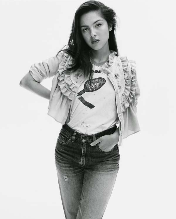 Retouching for HOMMEGIRLS, Volume 16 starri...