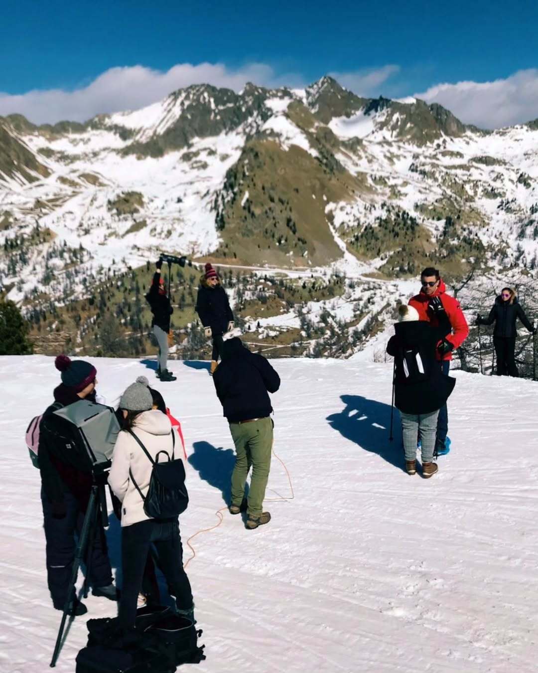 Pour finir l’année en beauté, la Team Daguerre est partie tout schuss vers la montagne pour une production extérieure⛷️.
Nous vous accompagnons dans toutes vos productions hors studio, partout où vos projets vous conduisent, du repérage des lieux à la logistique du matériel, pour que chaque détail soit parfait.

Avec la Team Daguerre, vos idées prennent de la hauteur...🏔️

Photographe : @arnaud_guichard ✨

#studiodaguerre #parisphotographer #studiophoto #studiophotoparis #photography
#photoshoot #photographer #photooftheday #photo #studio #portrait #model #photoshop
#fashionphotography #art #photographylovers