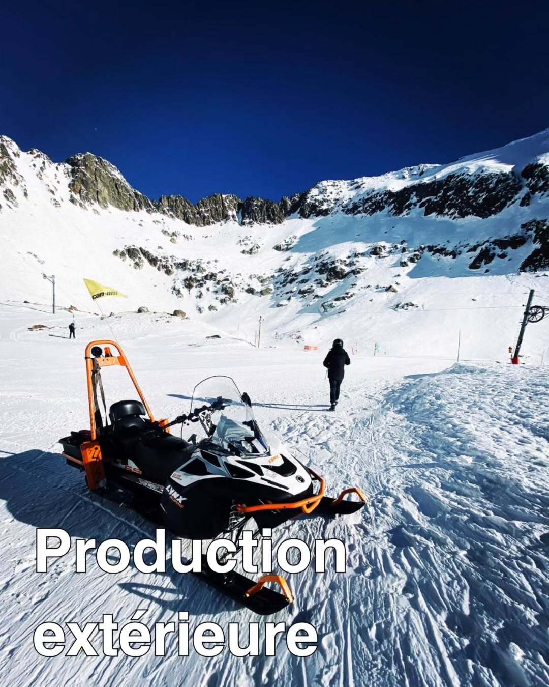 Pour finir l’année en beauté, la Team Daguerre est partie tout schuss vers la montagne pour une production extérieure⛷️.
Nous vous accompagnons dans toutes vos productions hors studio, partout où vos projets vous conduisent, du repérage des lieux à la logistique du matériel, pour que chaque détail soit parfait.

Avec la Team Daguerre, vos idées prennent de la hauteur...🏔️

Photographe : @arnaud_guichard ✨

#studiodaguerre #parisphotographer #studiophoto #studiophotoparis #photography
#photoshoot #photographer #photooftheday #photo #studio #portrait #model #photoshop
#fashionphotography #art #photographylovers