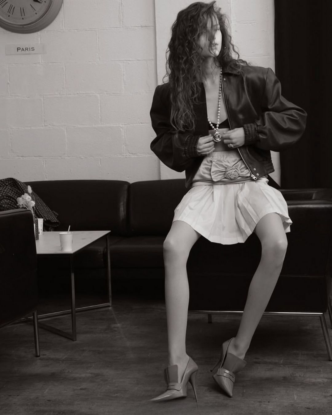 Behind the scene pour @m_magazine dans notre studio Le Grand 👀✨

📸@kaylaconnors 
Stylisme @ally.macrae 
@lotablaskovic @charlottelucyboggia @christian_eberhard @sandrinecanobock @alexfeller @ben_grimes_casting 

#studiodaguerre #parisphotographer #studiophoto #studiophotoparis #photography
#photoshoot #photographer #photooftheday #photo #studio #portrait #model #photoshop
#fashionphotography #art #photographylovers #photomodel