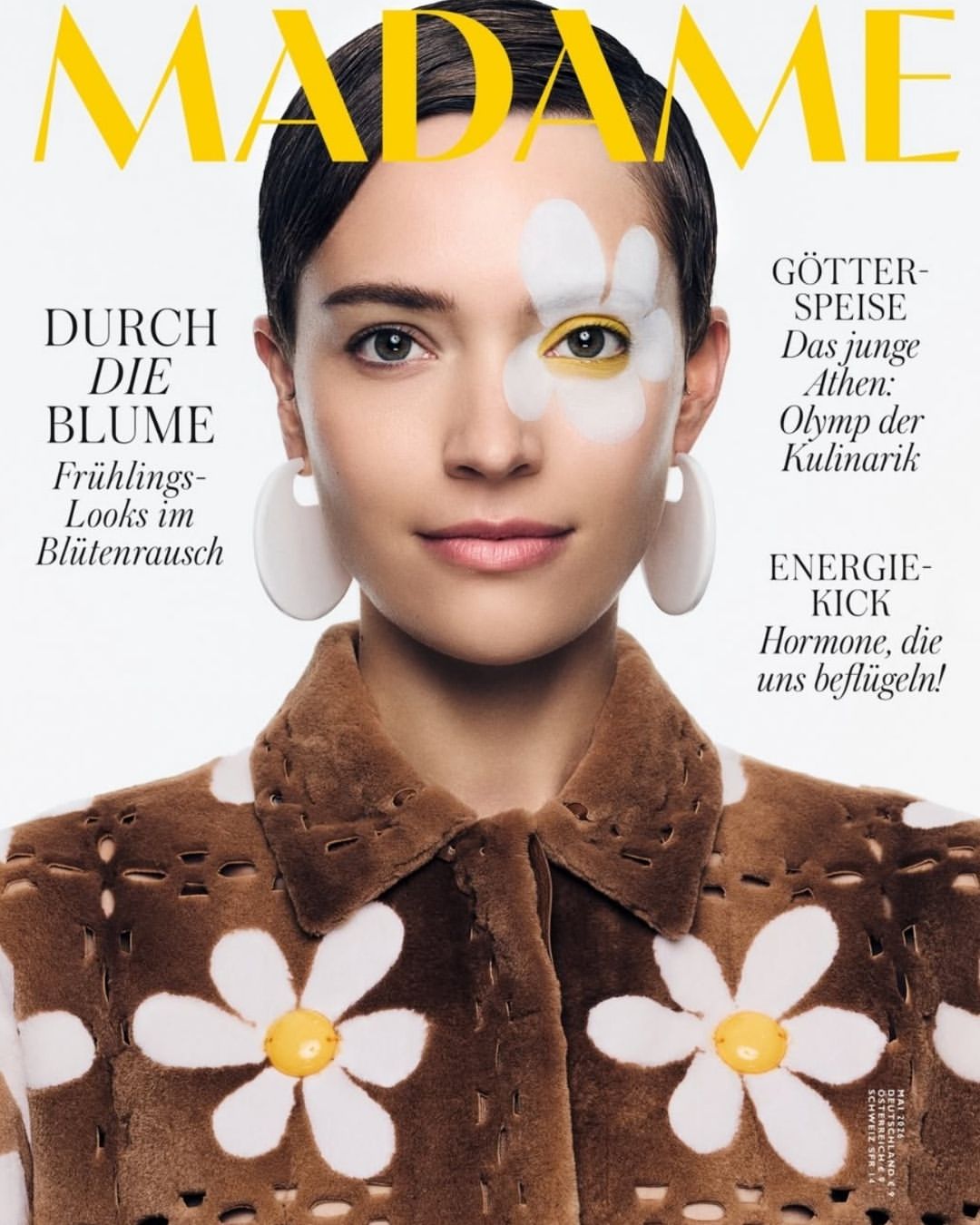 Le nouveau numéro de mai 2026 de MADAME est disponible ! 💛

COUVERTURE :

Photographe : Zeb Daemen @zebdaemen
Stylisme et concept : Konstantin Spachis @konstantinkonstant
Mannequin : Loane Normand @loanenormand pour @munichmodels
Coiffure : Mayu Morimoto @mayuhairstylist pour @artistsunit
Maquillage : Vera Dierckx @veradierckxofficial avec les produits @lessismorenews
Assistante maquillage : Jill Joujon @jilljoujo
Manucure : Sèverine L'Oréal @lorealseverine pour @callmyagent.fr
Directeur de casting : Timoer Nulens
Booking : Silke Frohmann @silkefrohmann
Assistantes mode : Teresa Leppich @tersaa.sofiee et Annelise Lombard-Platet 

#studiodaguerre #parisphotographer #studiophoto #studiophotoparis