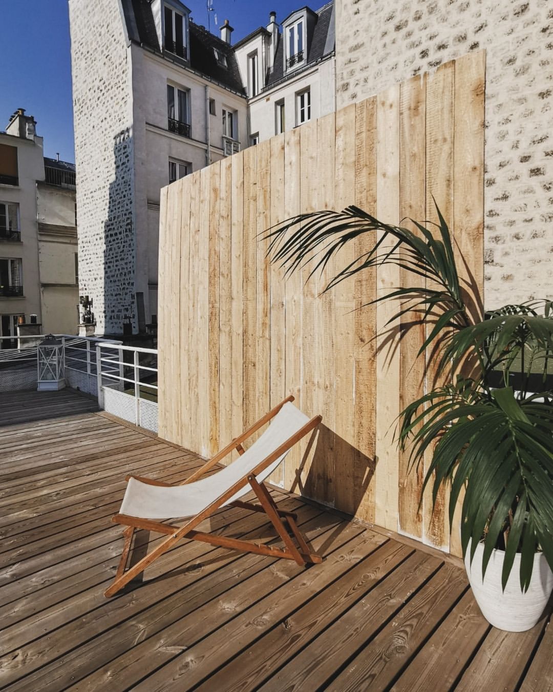 Venez chiller et vous restaurer sur notre terrasse ☀️🌿

Installez-vous confortablement, profitez du soleil, d’une ambiance détendue et d’un bon moment hors du temps. Que ce soit pour une pause déjeuner, un café, notre terrasse est l’endroit parfait pour lever le pied et savourer l’instant.

Une vraie pause du midi, dehors, au calme ✨

#studiodaguerre #parisphotographer #studiophoto #studiophotoparis