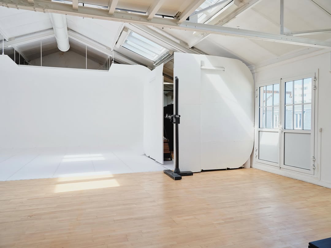 Studio 2
Update plateaux ✨
Fenêtres neuves & climatisation installée.

Studio update 
New windows & air conditioning installed.