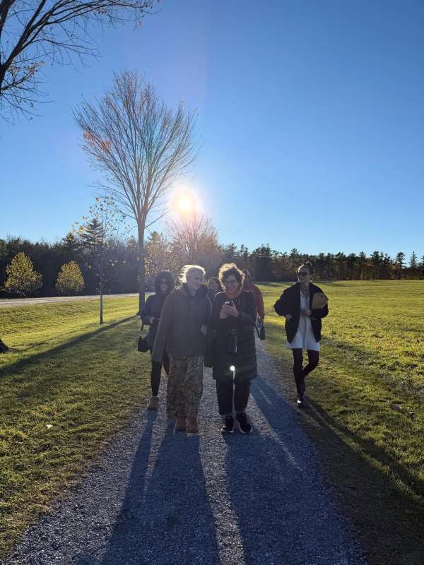 @sashaaeb @zoe_hallett @jaynewexler @lia_m_...