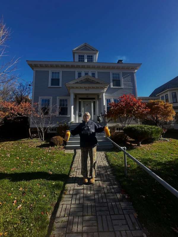 @sashaaeb @zoe_hallett @jaynewexler @lia_m_...