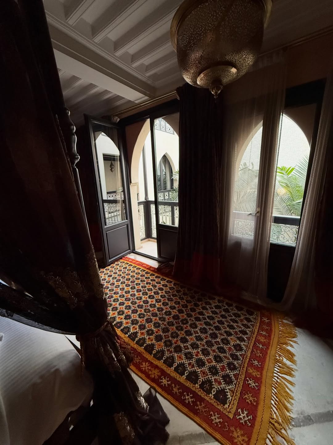 Last day walk about #marrakech @dardar_marrakech 
@maisondelaphotographiemaroc 
#souksmarrakech 
@riadkheirredine spa + roof top views 
#sashabadner catch up